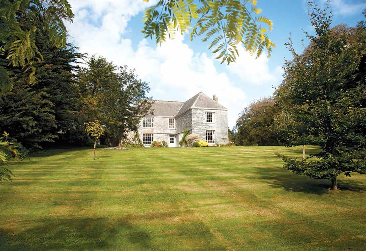 مبيت وإفطار ويدبريدج Trewornan Manor المظهر الخارجي الصورة